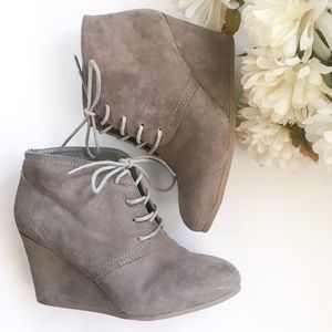 Arizona/Ankle Bootie/Wedge/Taupe/Suede